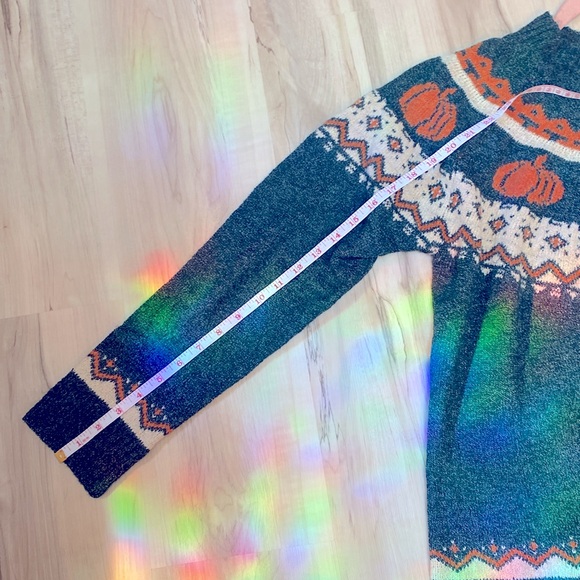 Maurices woman’s green knit pumpkin patterned fall sweater - Picture 4 of 9